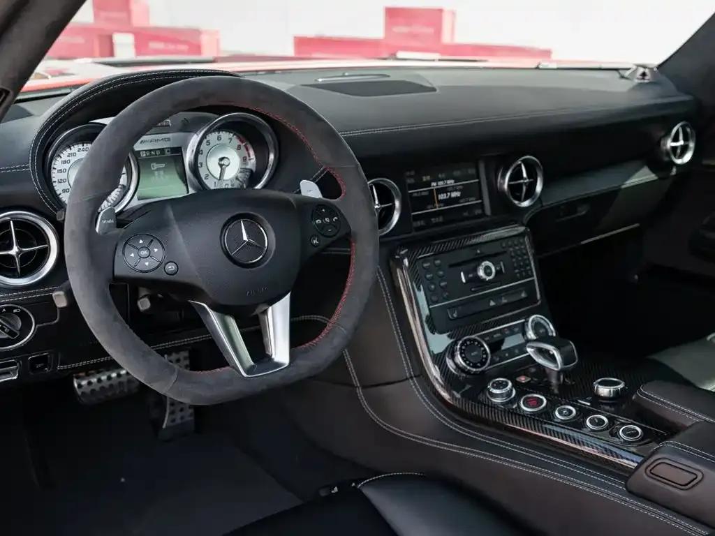2011 Mercedes-Benz SLS AMG — миниатюра 11