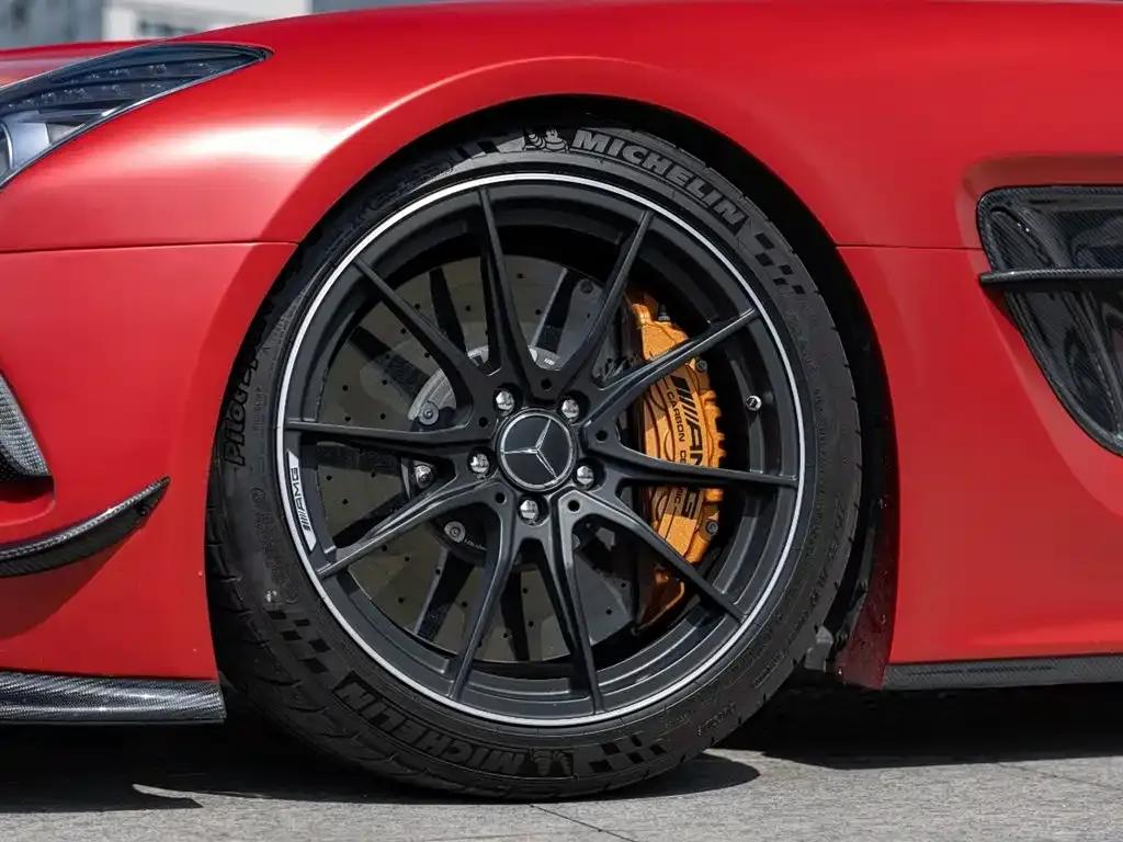 2011 Mercedes-Benz SLS AMG — миниатюра 8