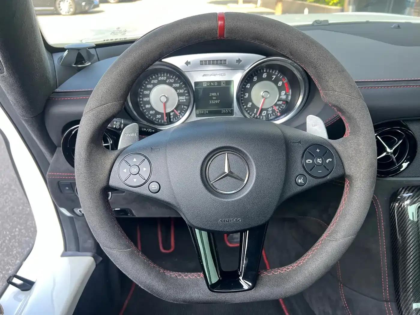 2014 Mercedes-Benz SLS-Class AMG Black Series — миниатюра 6