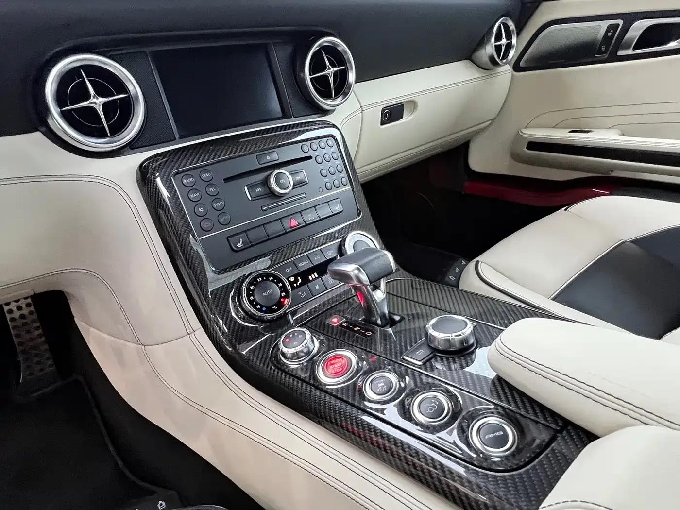 2011 Mercedes-Benz SLS AMG — миниатюра 13