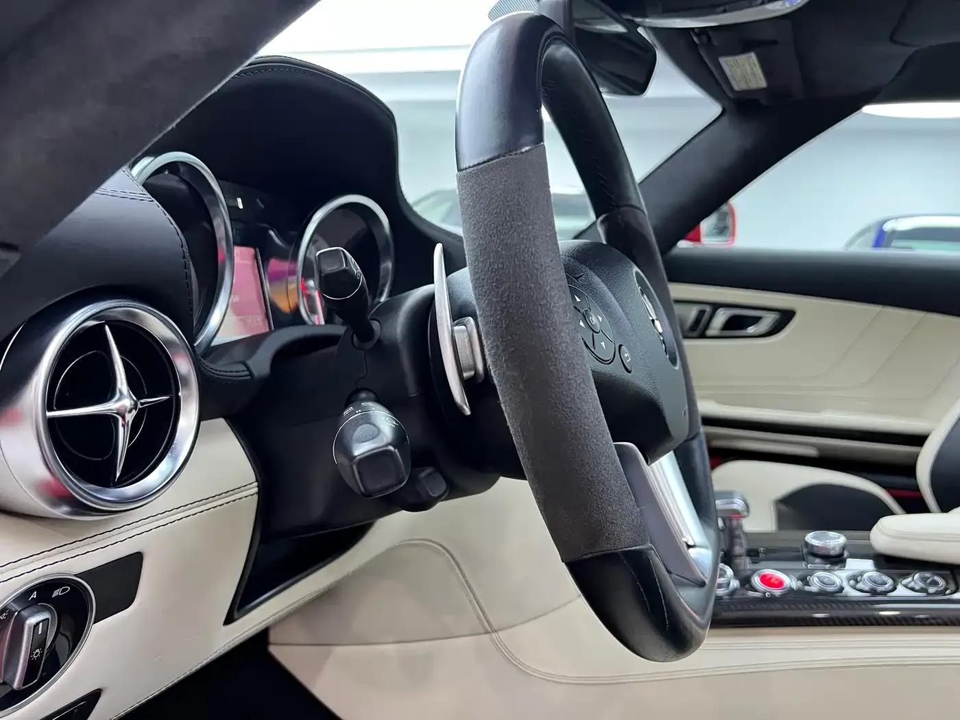 2011 Mercedes-Benz SLS AMG — миниатюра 27