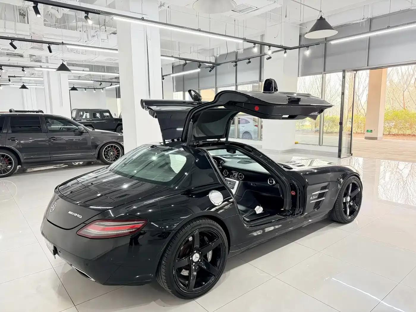 2011 Mercedes-Benz SLS AMG — миниатюра 4