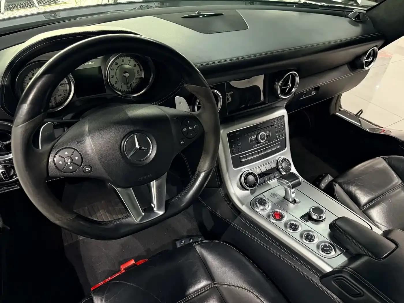 2011 Mercedes-Benz SLS AMG — миниатюра 9