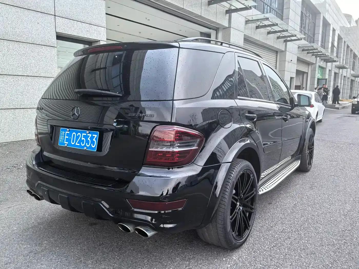 2011 Mercedes-Benz M-Class AMG ML 63 — миниатюра 14