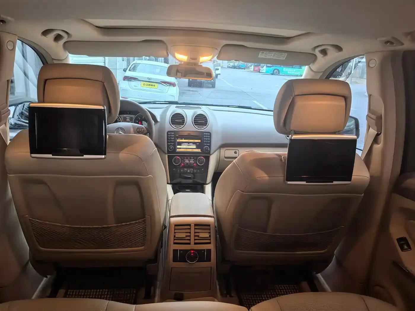 2011 Mercedes-Benz M-Class AMG ML 63 — миниатюра 5