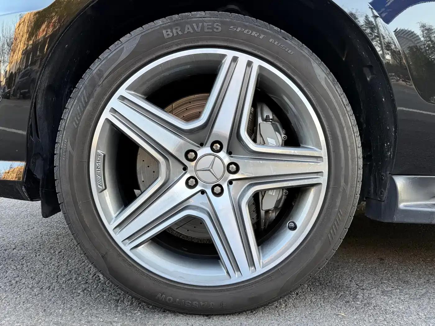 2012 Mercedes-Benz M-Class AMG ML 63 — миниатюра 14