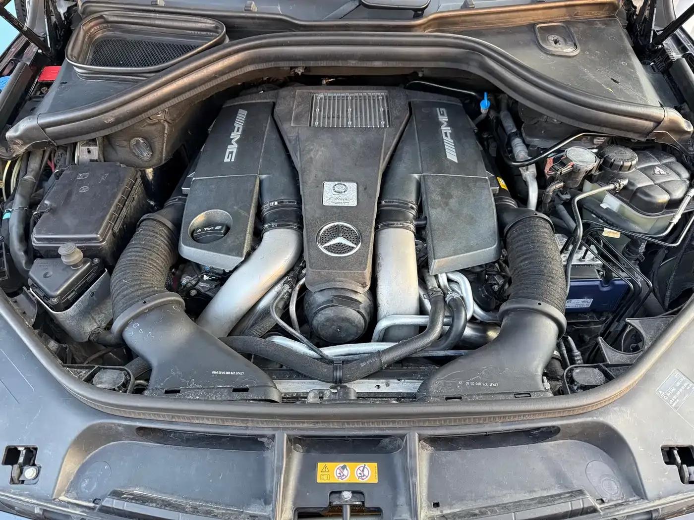 2012 Mercedes-Benz M-Class AMG ML 63 — миниатюра 15