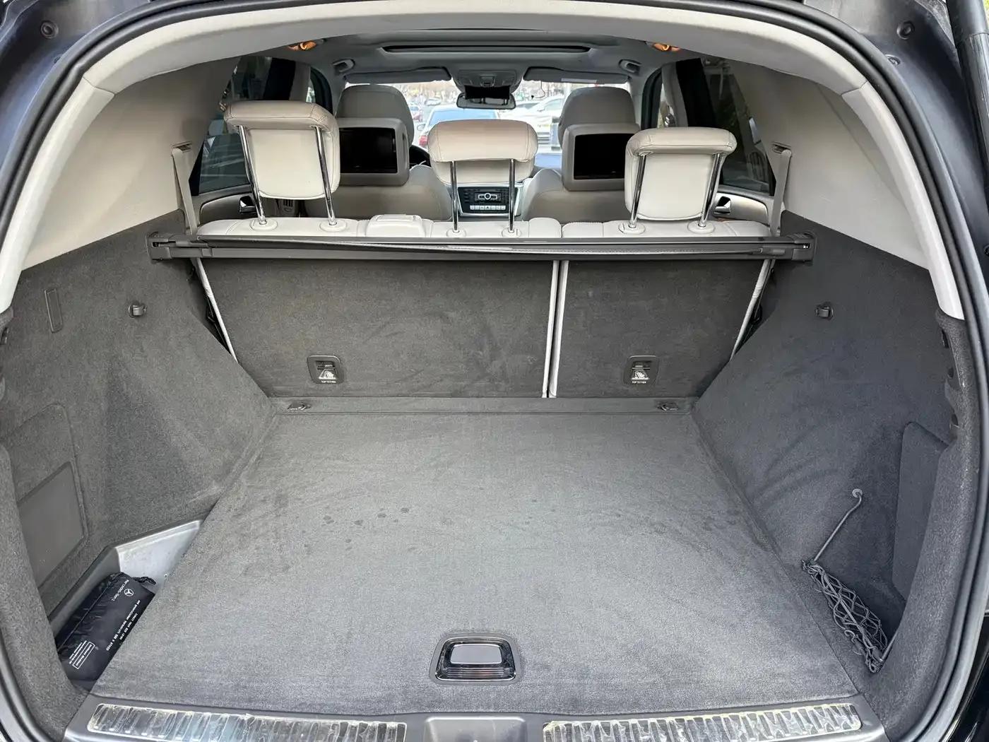 2012 Mercedes-Benz M-Class AMG ML 63 — миниатюра 17