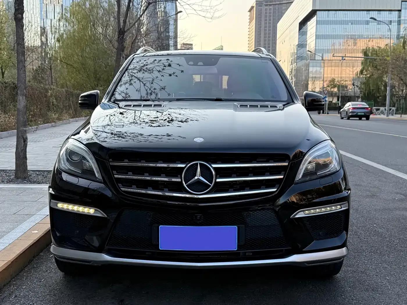 2012 Mercedes-Benz M-Class AMG ML 63 — миниатюра 18