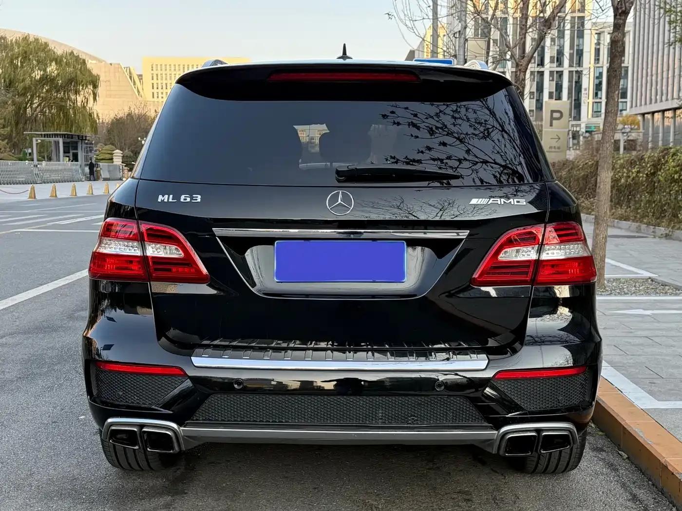 2012 Mercedes-Benz M-Class AMG ML 63 — миниатюра 19