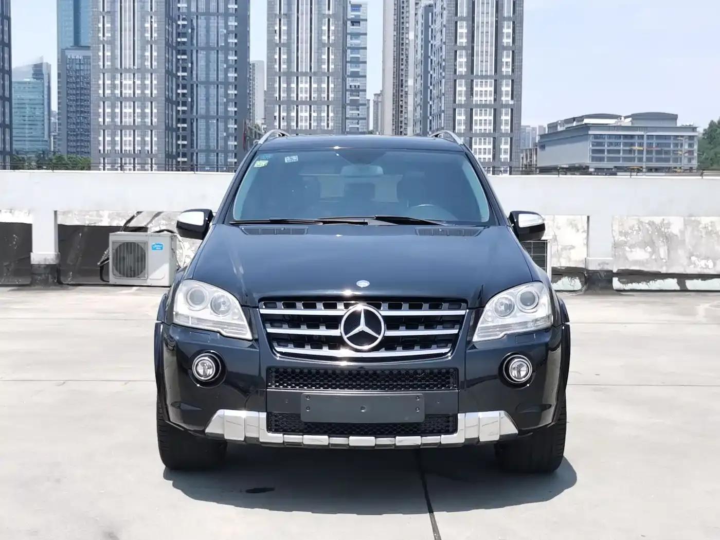 2011 Mercedes-Benz M-Class AMG ML 63 — миниатюра 2