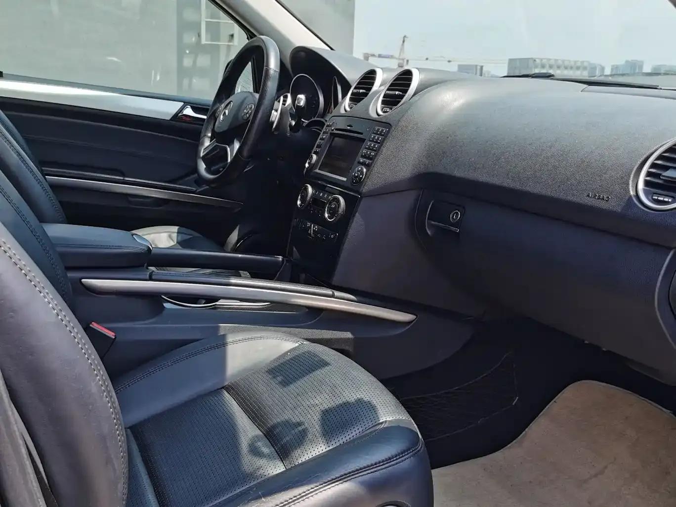 2011 Mercedes-Benz M-Class AMG ML 63 — миниатюра 13