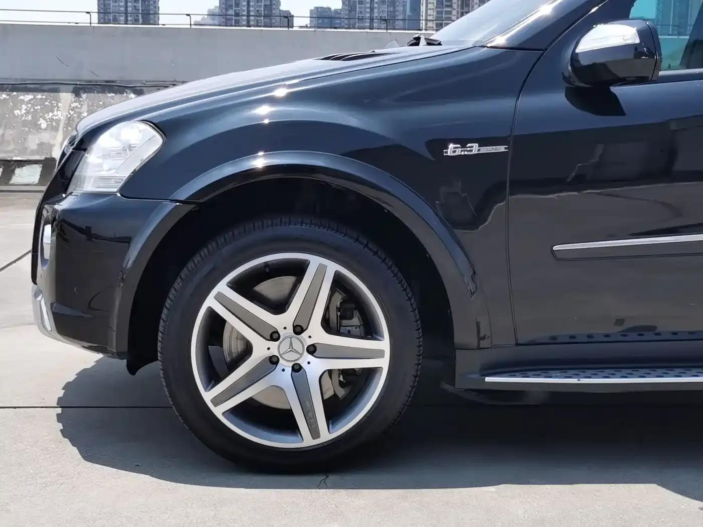 2011 Mercedes-Benz M-Class AMG ML 63 — миниатюра 3