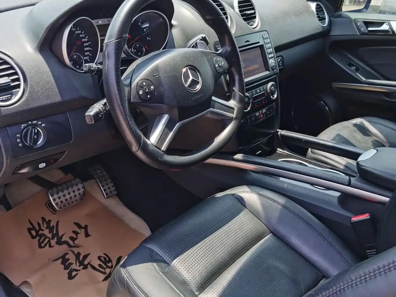 2011 Mercedes-Benz M-Class AMG ML 63 — миниатюра 4