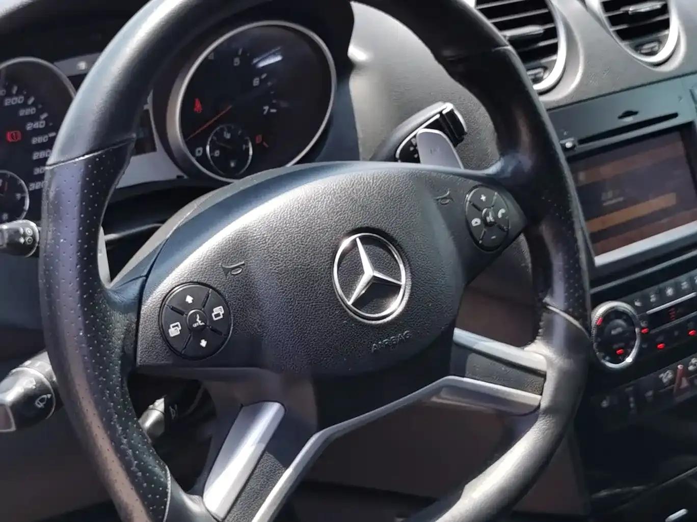2011 Mercedes-Benz M-Class AMG ML 63 — миниатюра 5