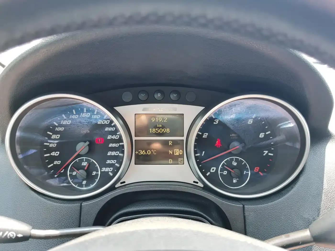 2011 Mercedes-Benz M-Class AMG ML 63 — миниатюра 6
