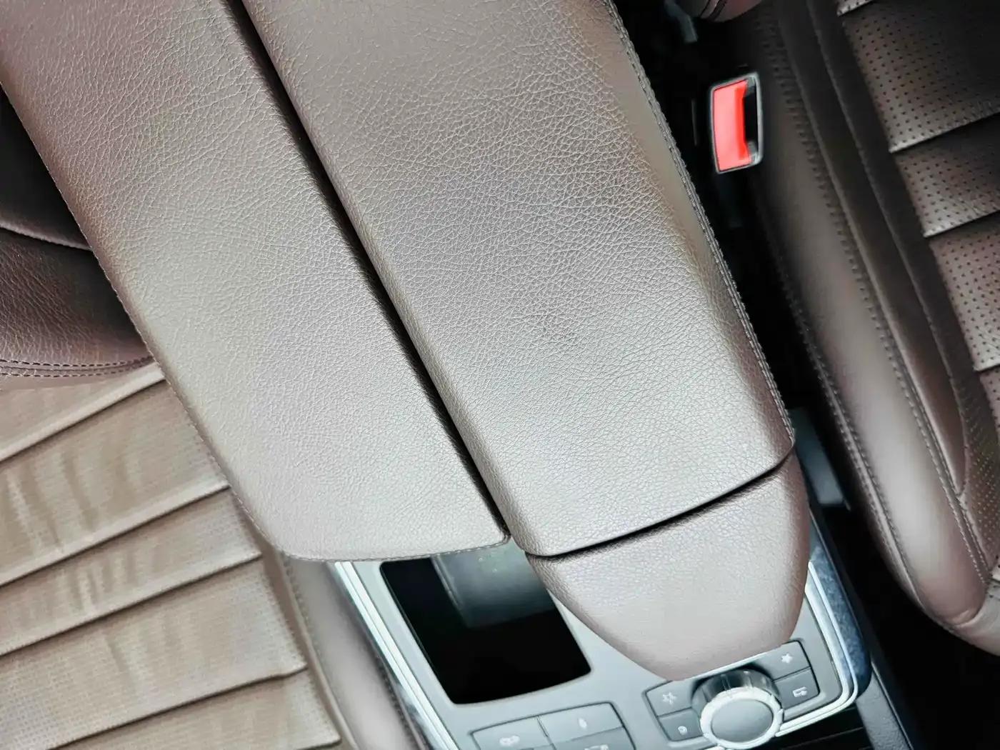 2012 Mercedes-Benz M-Class AMG ML 63 — миниатюра 14