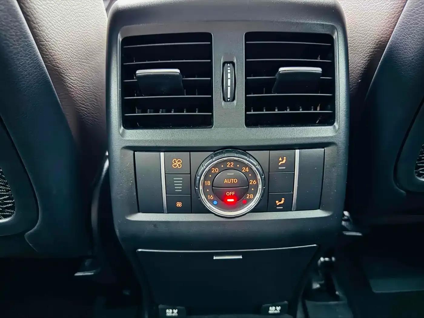 2012 Mercedes-Benz M-Class AMG ML 63 — миниатюра 19