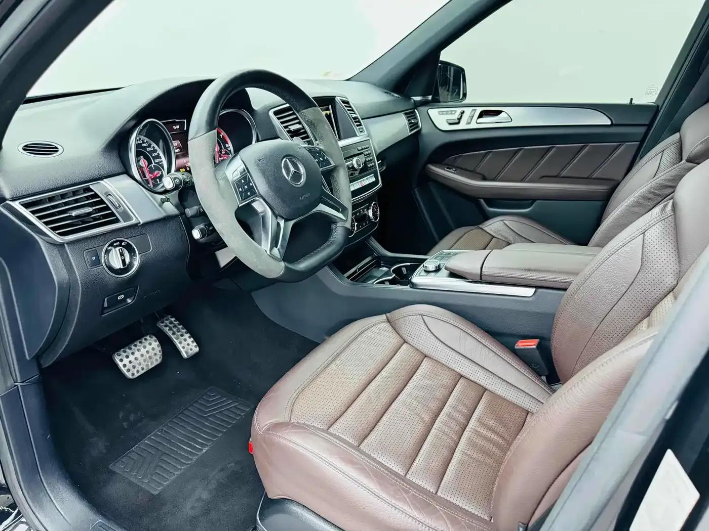 2012 Mercedes-Benz M-Class AMG ML 63 — миниатюра 7