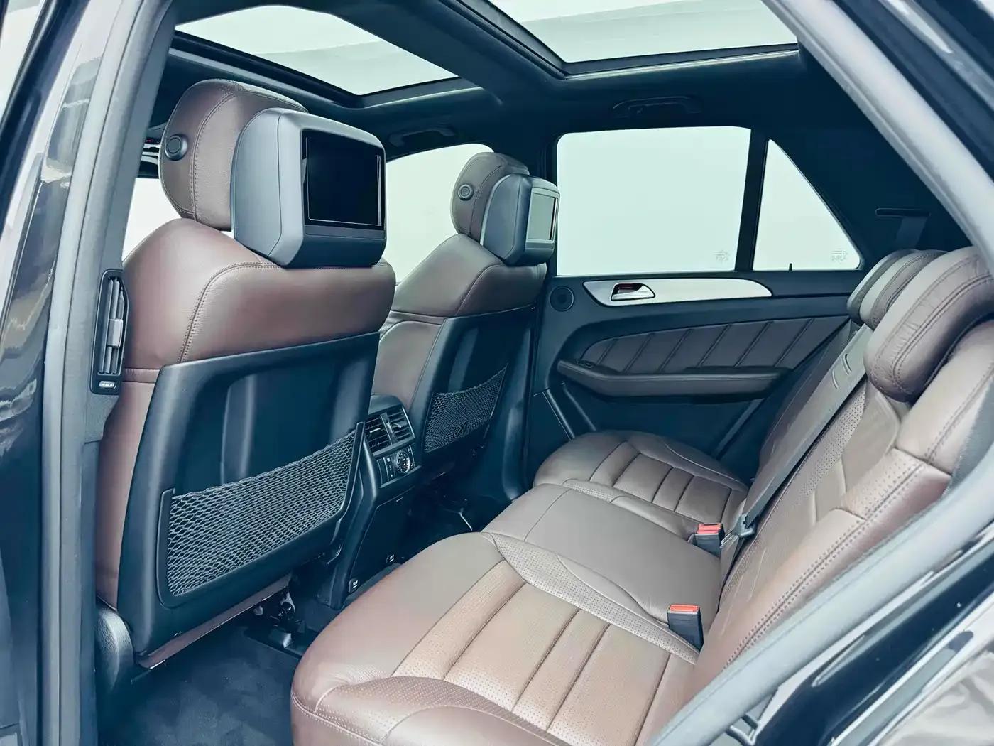 2012 Mercedes-Benz M-Class AMG ML 63 — миниатюра 8