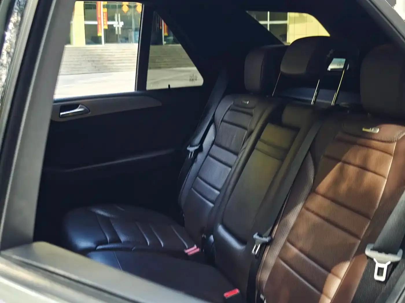 2012 Mercedes-Benz M-Class AMG ML 63 — миниатюра 15