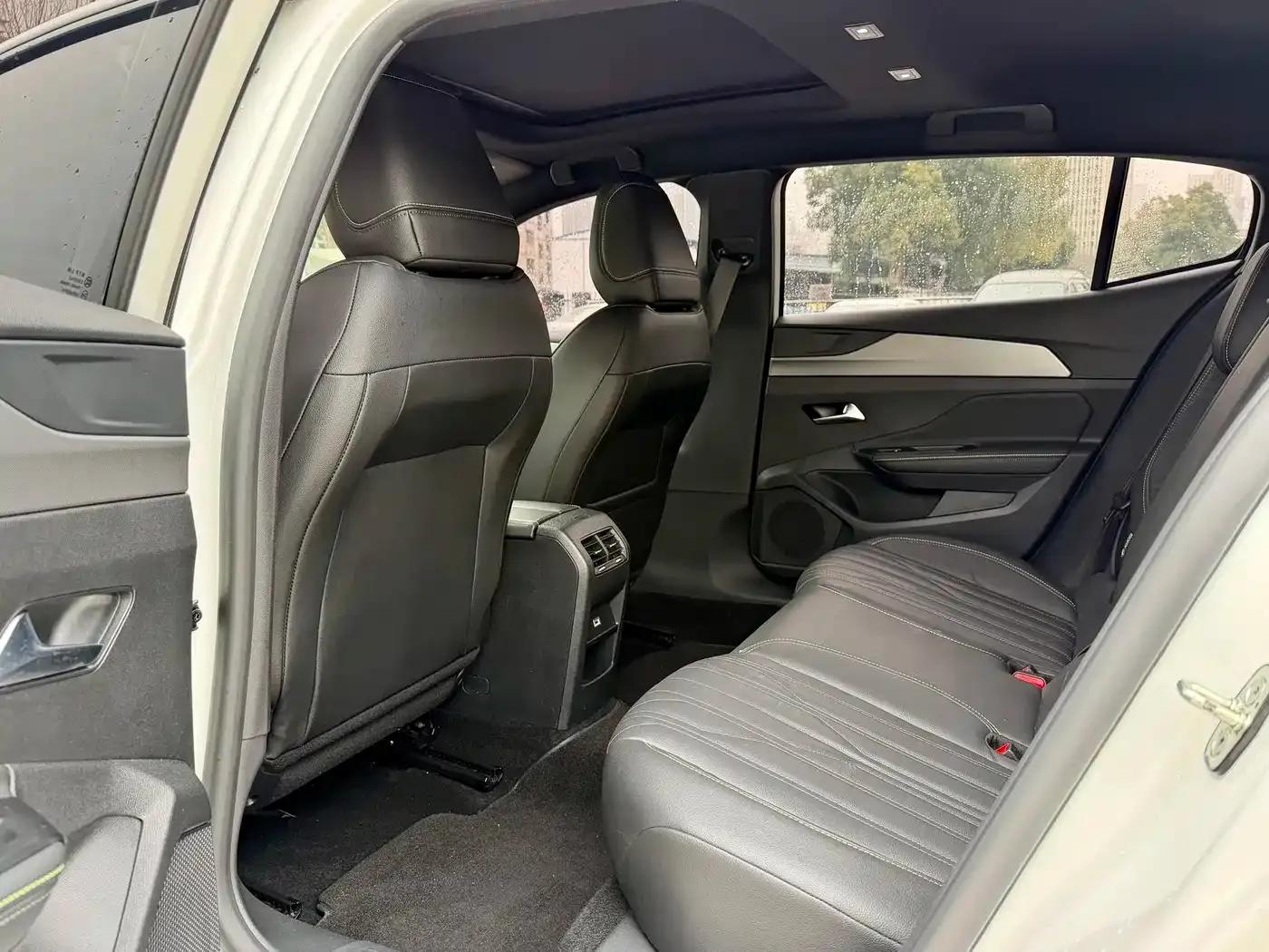 Peugeot 408X 2023 Charm Edition — миниатюра 12