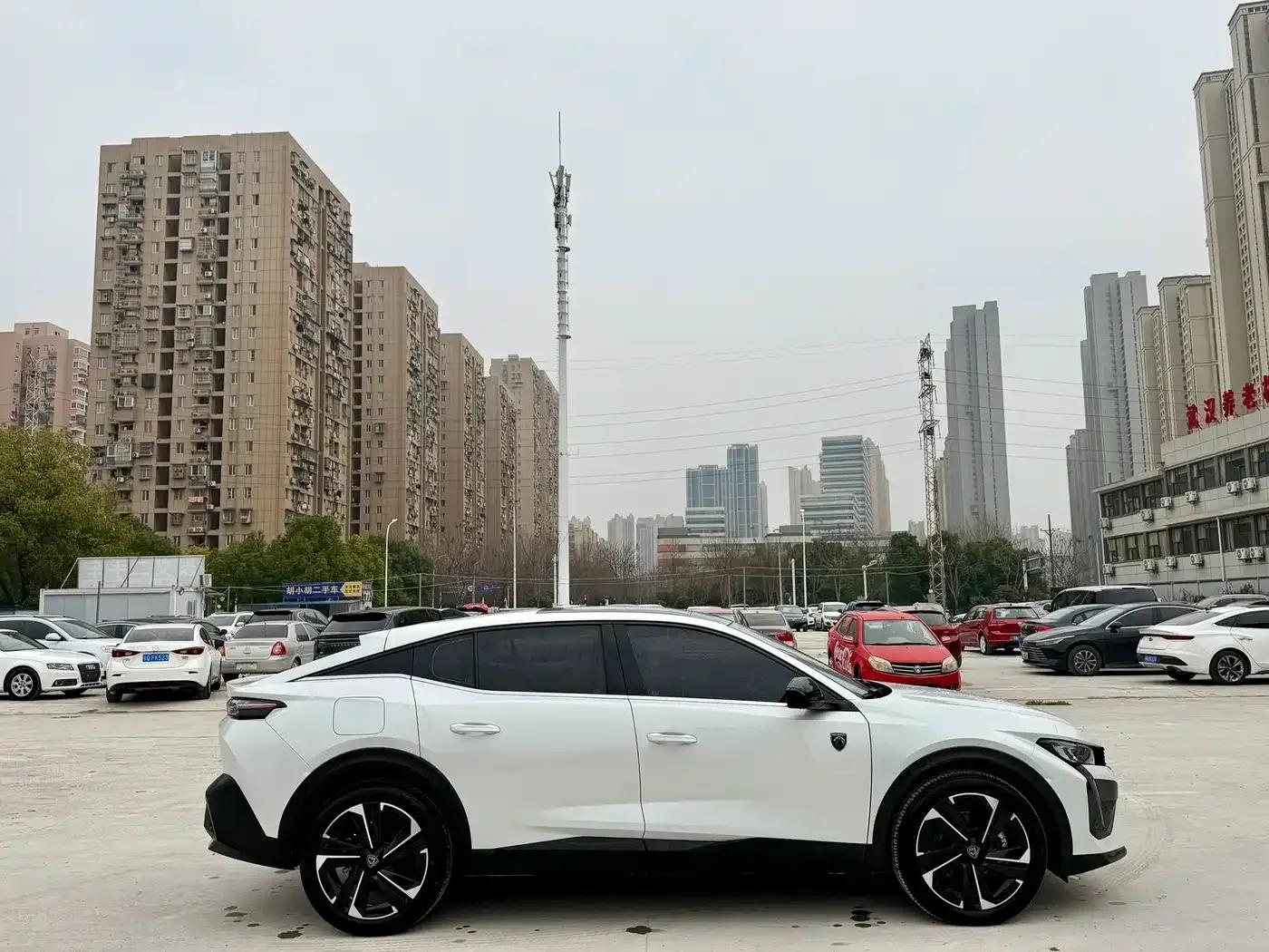 Peugeot 408X 2023 Charm Edition — миниатюра 6
