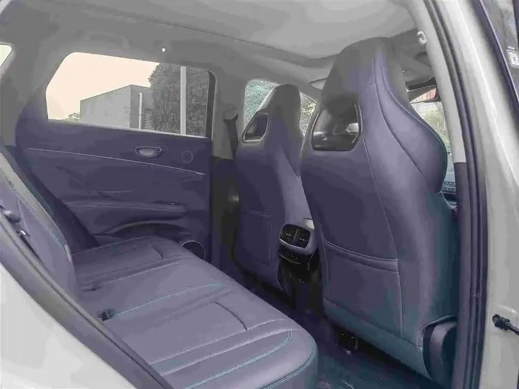 Hiace 07 DM-i 2025 Model 150 Navigator+ Edition — миниатюра 6