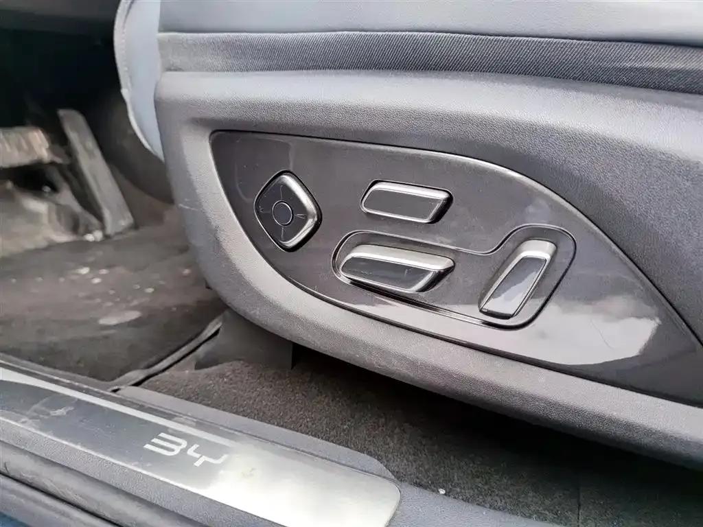 Hiace 07 DM-i 2025 Model 150 Navigator+ Edition — миниатюра 15