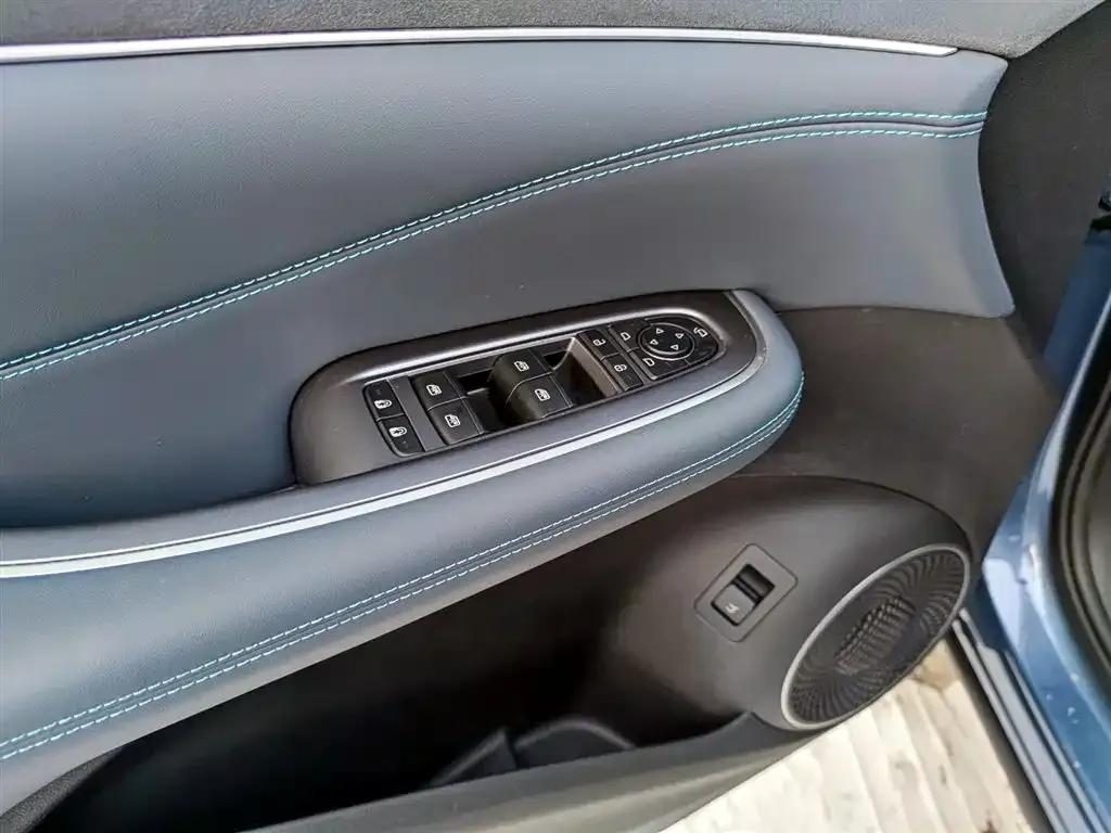 Hiace 07 DM-i 2025 Model 150 Navigator+ Edition — миниатюра 16