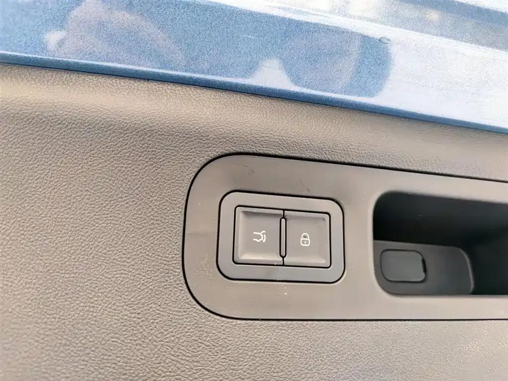 Hiace 07 DM-i 2025 Model 150 Navigator+ Edition — миниатюра 20