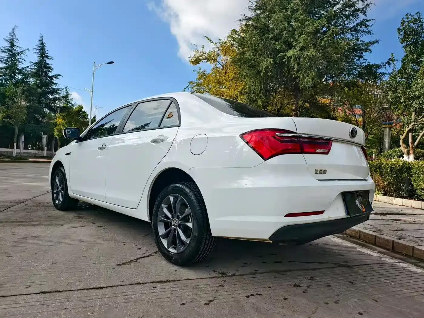 Qin 2019 1.5L Manual Deluxe Edition — миниатюра 4
