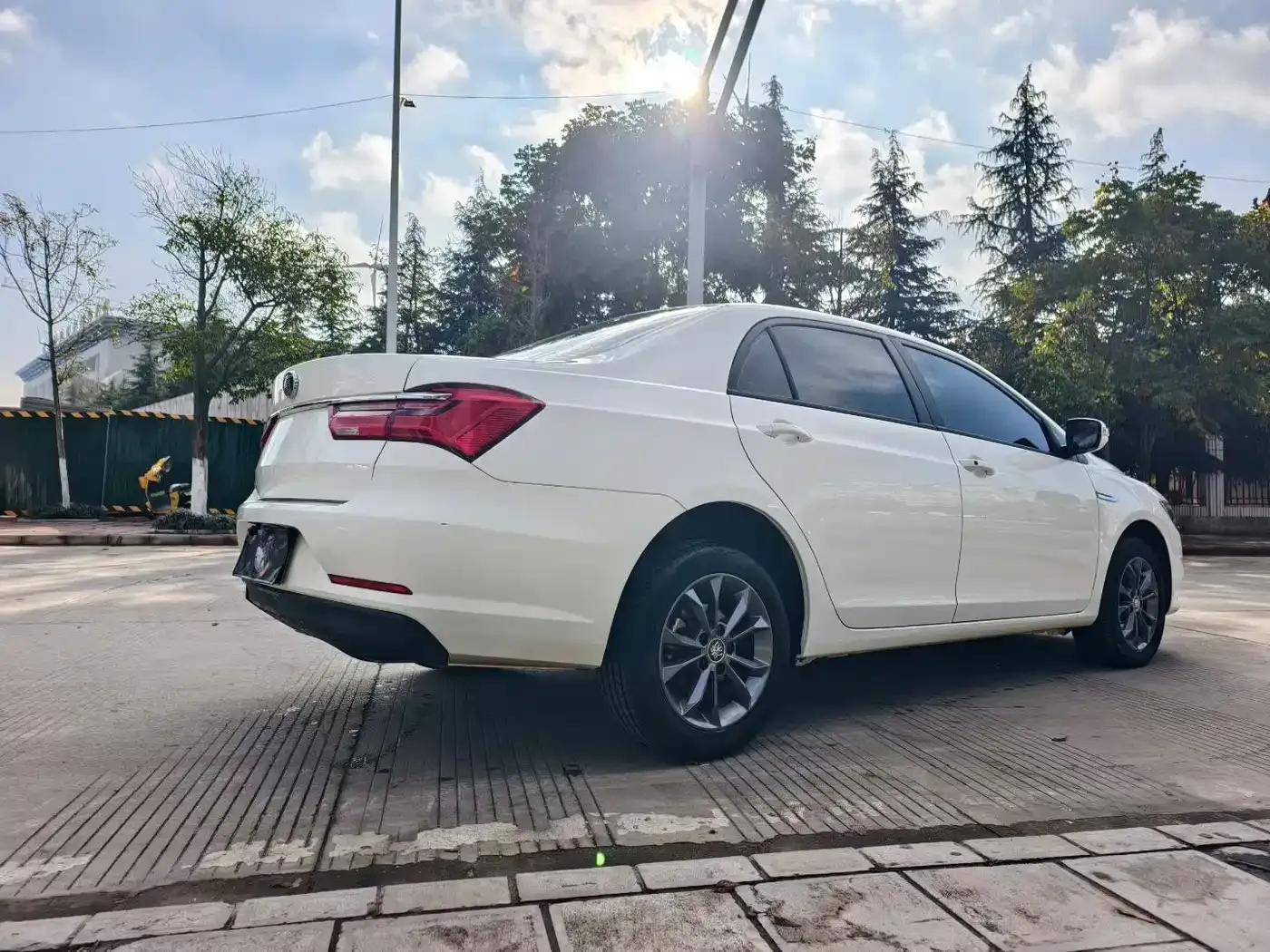 Qin 2019 1.5L Manual Deluxe Edition — миниатюра 6