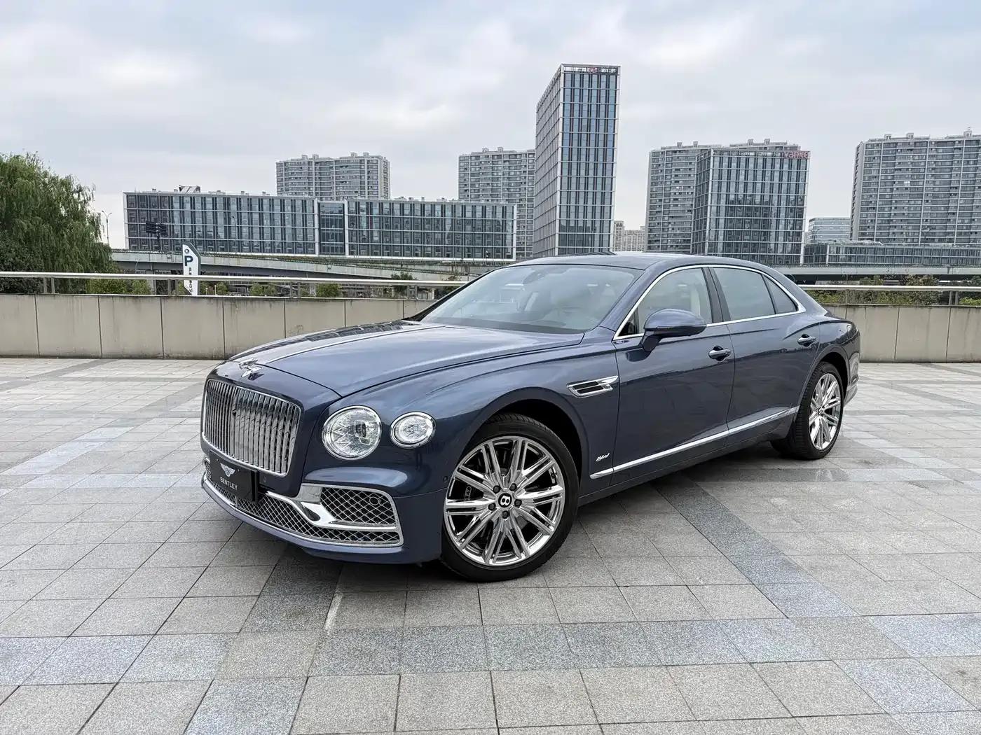 2022 Flying Spur Plug-in Hybrid 2.9T V6 — миниатюра 1