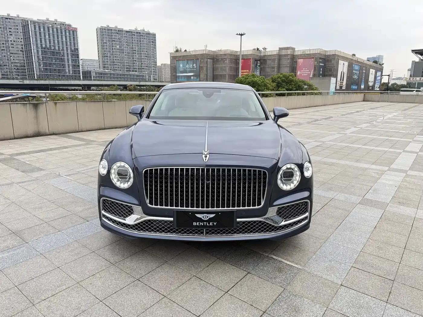 2022 Flying Spur Plug-in Hybrid 2.9T V6 — миниатюра 2