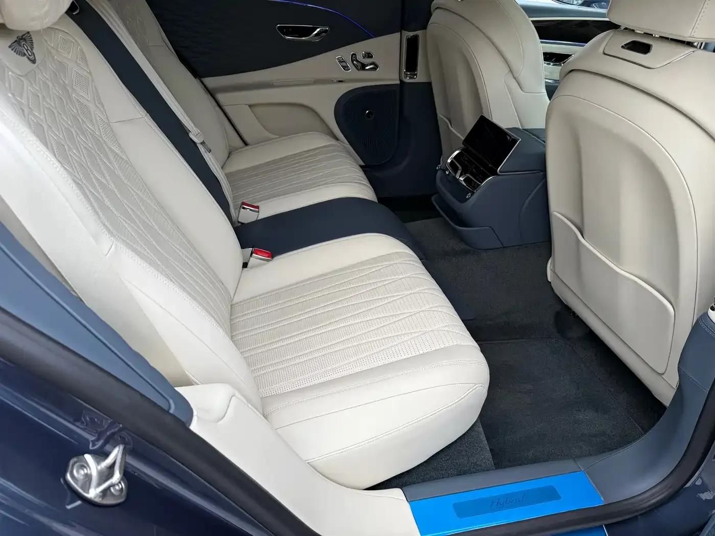 2022 Flying Spur Plug-in Hybrid 2.9T V6 — миниатюра 11