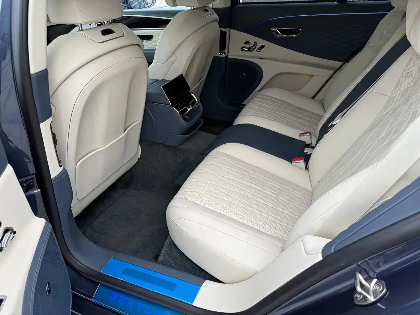 2022 Flying Spur Plug-in Hybrid 2.9T V6 — миниатюра 12