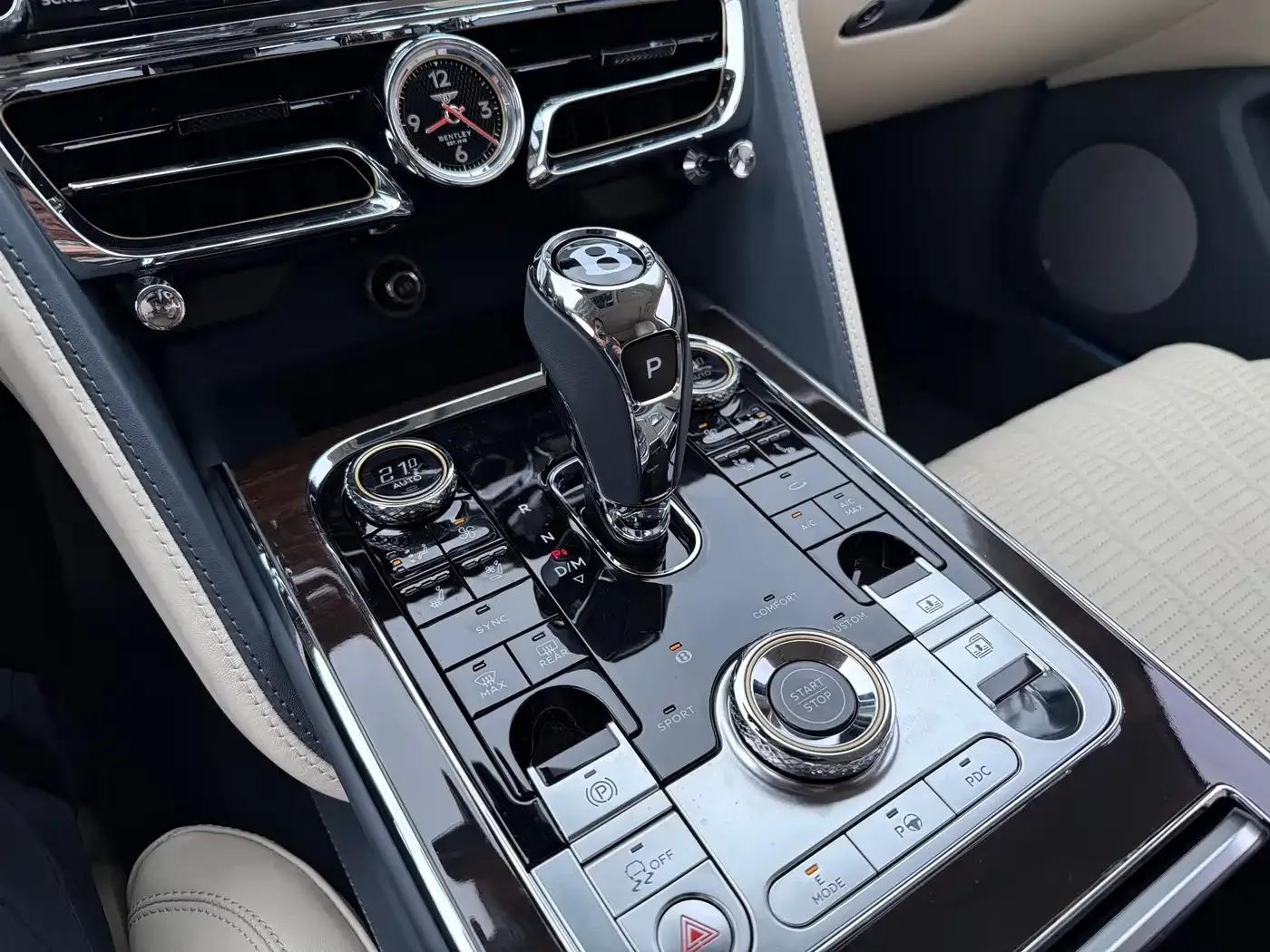 2022 Flying Spur Plug-in Hybrid 2.9T V6 — миниатюра 15