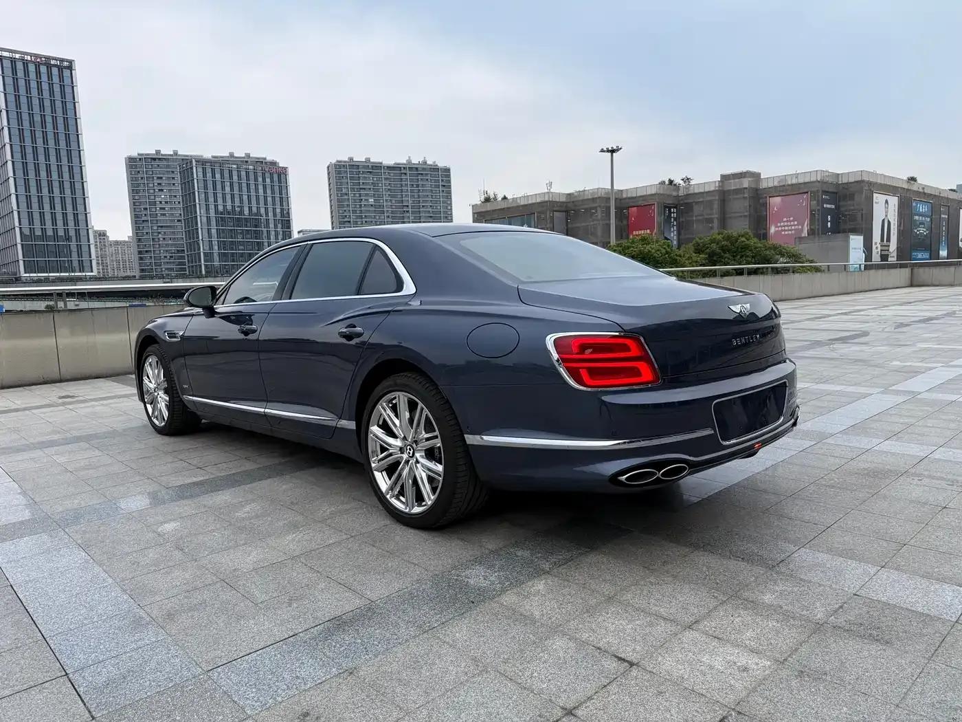 2022 Flying Spur Plug-in Hybrid 2.9T V6 — миниатюра 18