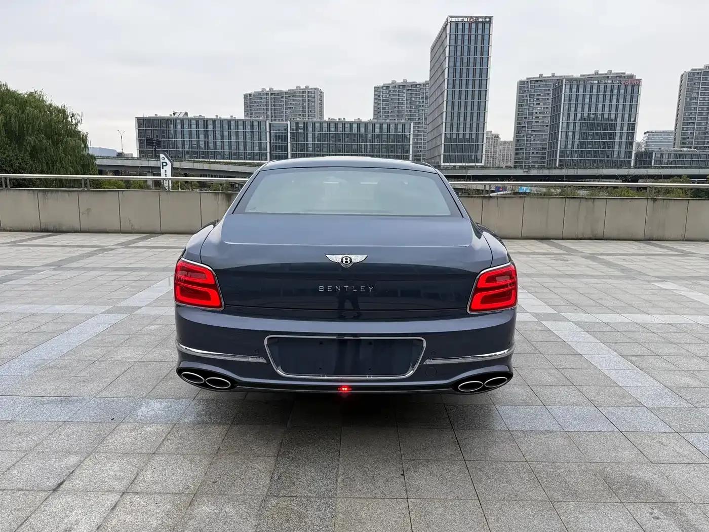 2022 Flying Spur Plug-in Hybrid 2.9T V6 — миниатюра 19
