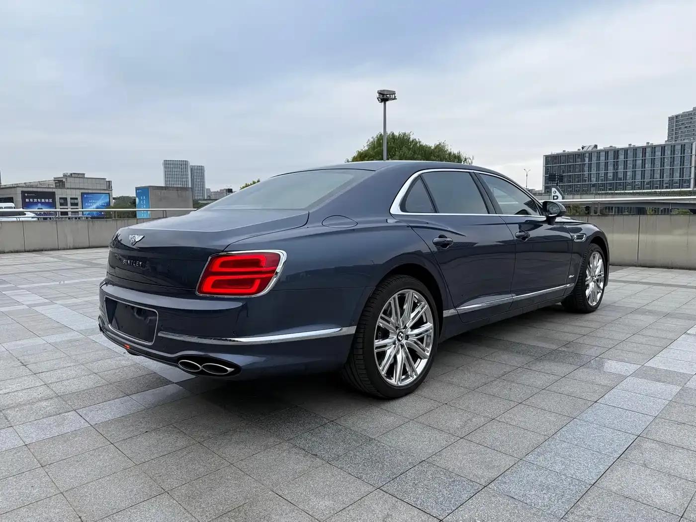 2022 Flying Spur Plug-in Hybrid 2.9T V6 — миниатюра 20