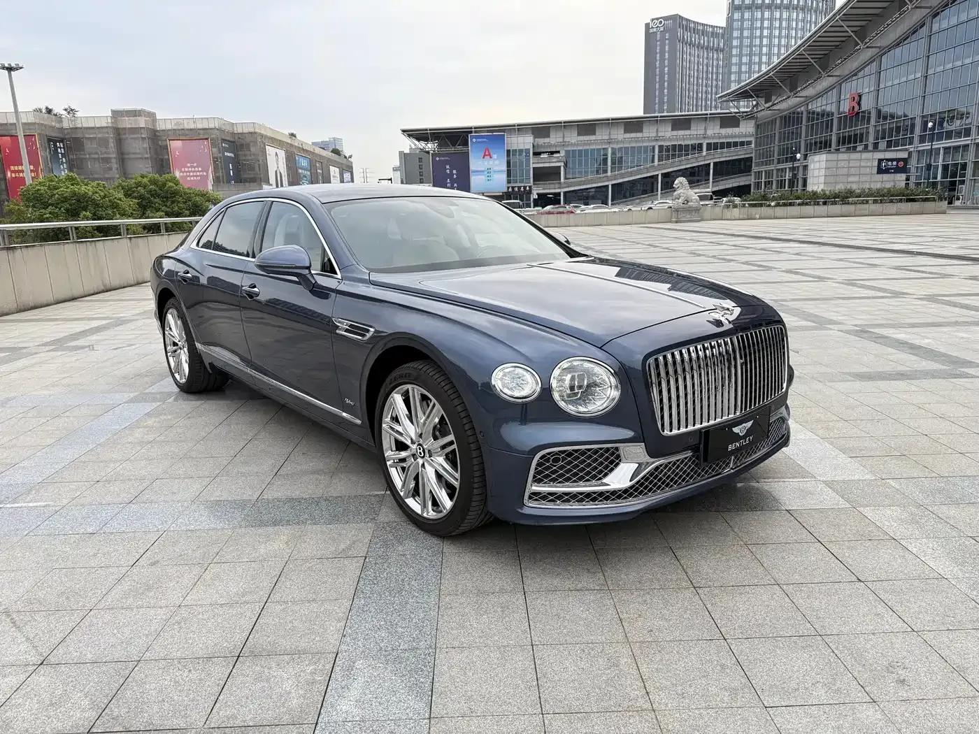 2022 Flying Spur Plug-in Hybrid 2.9T V6 — миниатюра 3