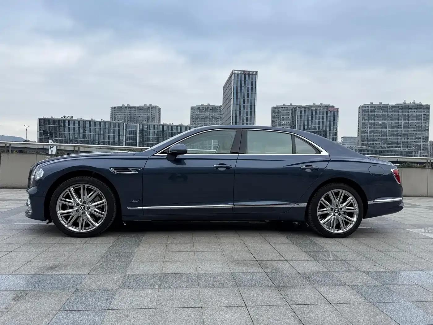 2022 Flying Spur Plug-in Hybrid 2.9T V6 — миниатюра 6