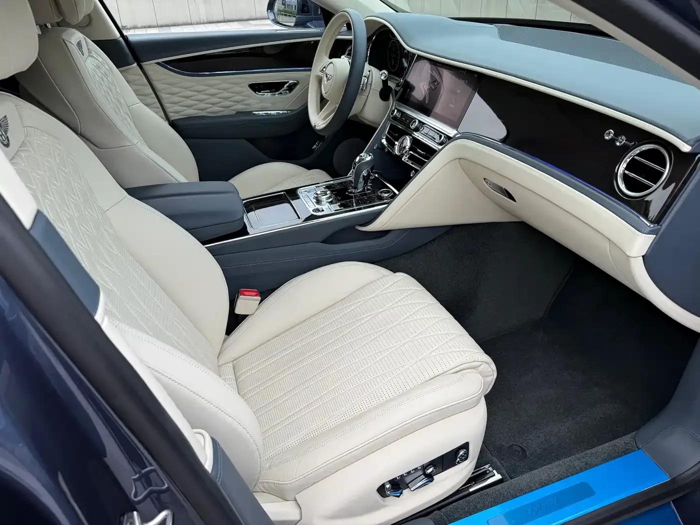 2022 Flying Spur Plug-in Hybrid 2.9T V6 — миниатюра 10