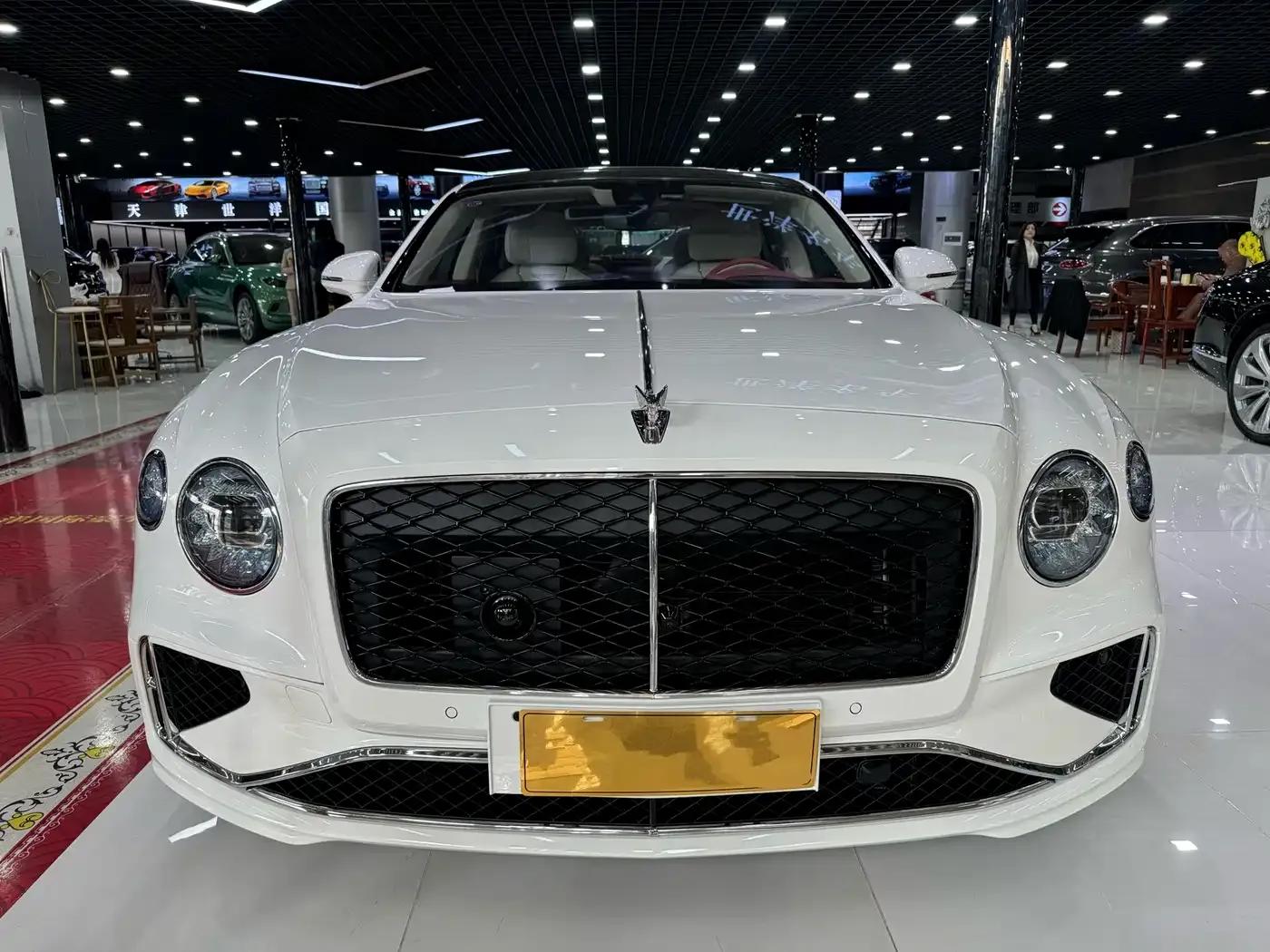 2026 Mercedes-Benz Flying Spur Plug-in Hybrid 4.0T V8 Standard Edition — миниатюра 2