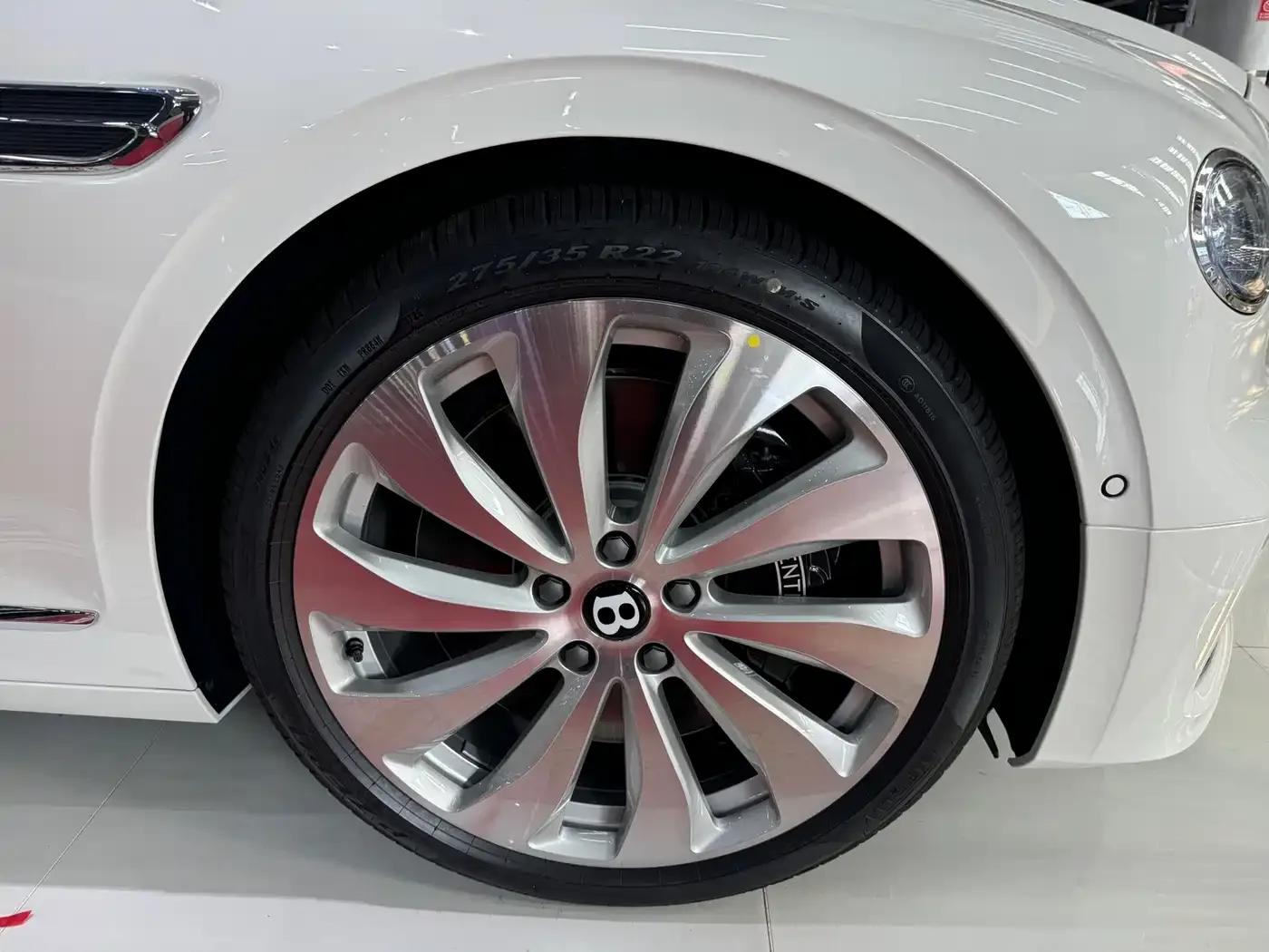 2026 Mercedes-Benz Flying Spur Plug-in Hybrid 4.0T V8 Standard Edition — миниатюра 3