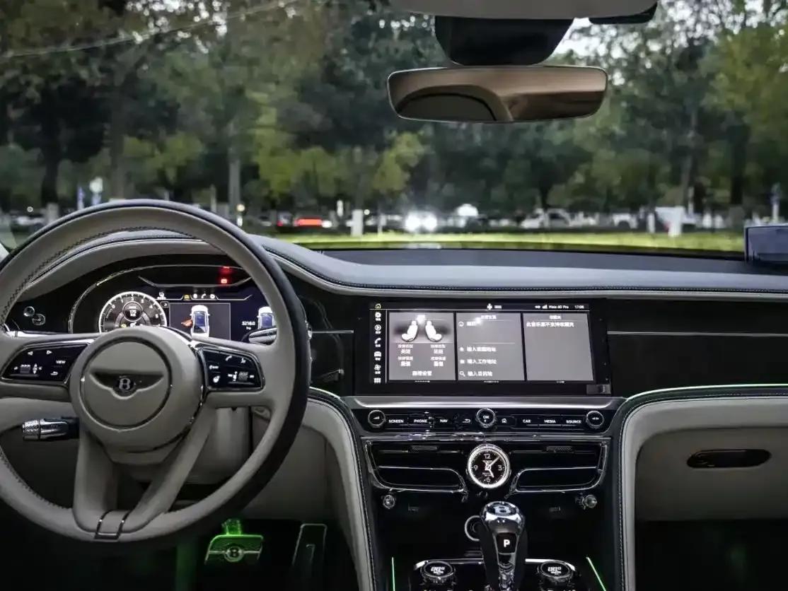 2022 Flying Spur Plug-in Hybrid 2.9T V6 — миниатюра 3