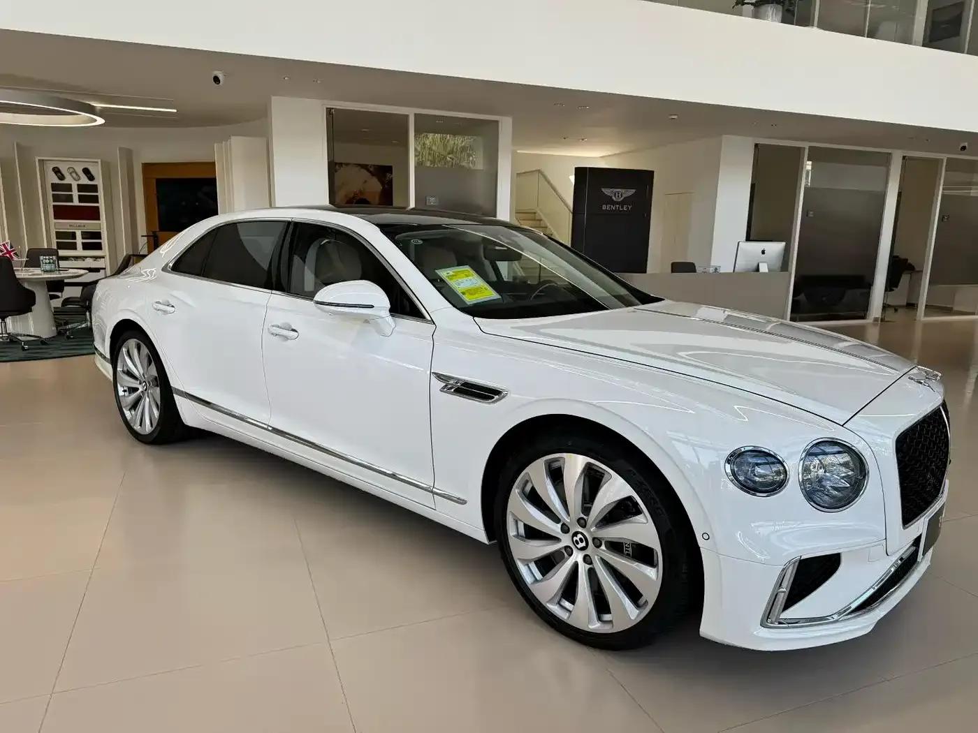 2026 Mercedes-Benz Flying Spur Plug-in Hybrid 4.0T V8 Standard Edition — миниатюра 1