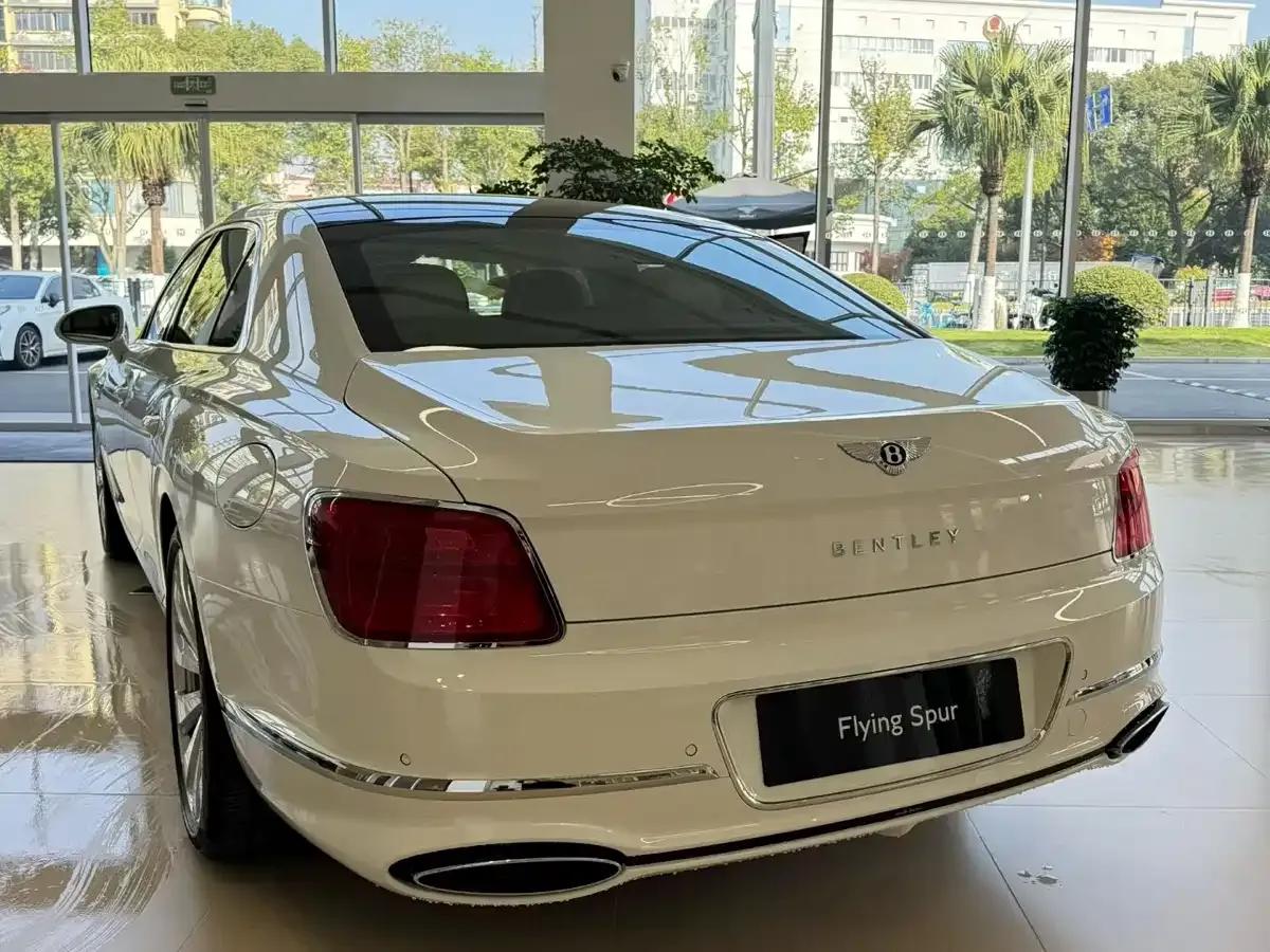 2026 Mercedes-Benz Flying Spur Plug-in Hybrid 4.0T V8 Standard Edition — миниатюра 5
