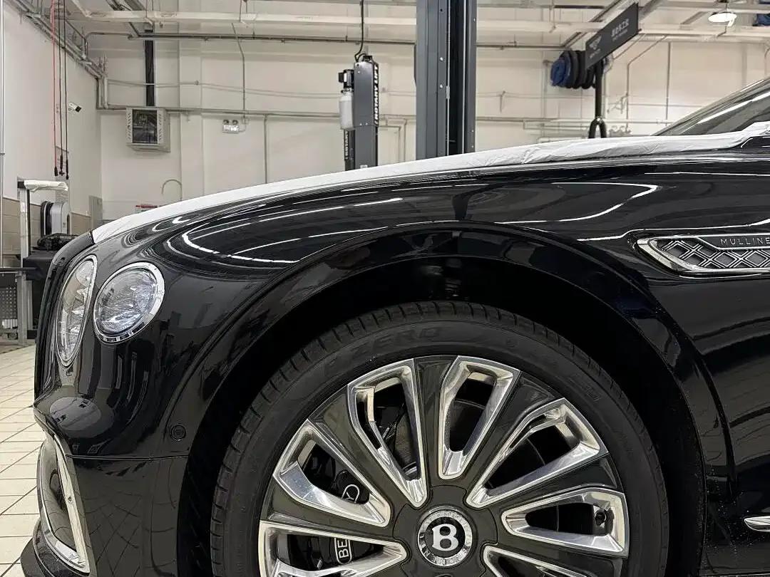 Flying Spur Plug-in Hybrid 2025 4.0T V8 Mulliner — миниатюра 4